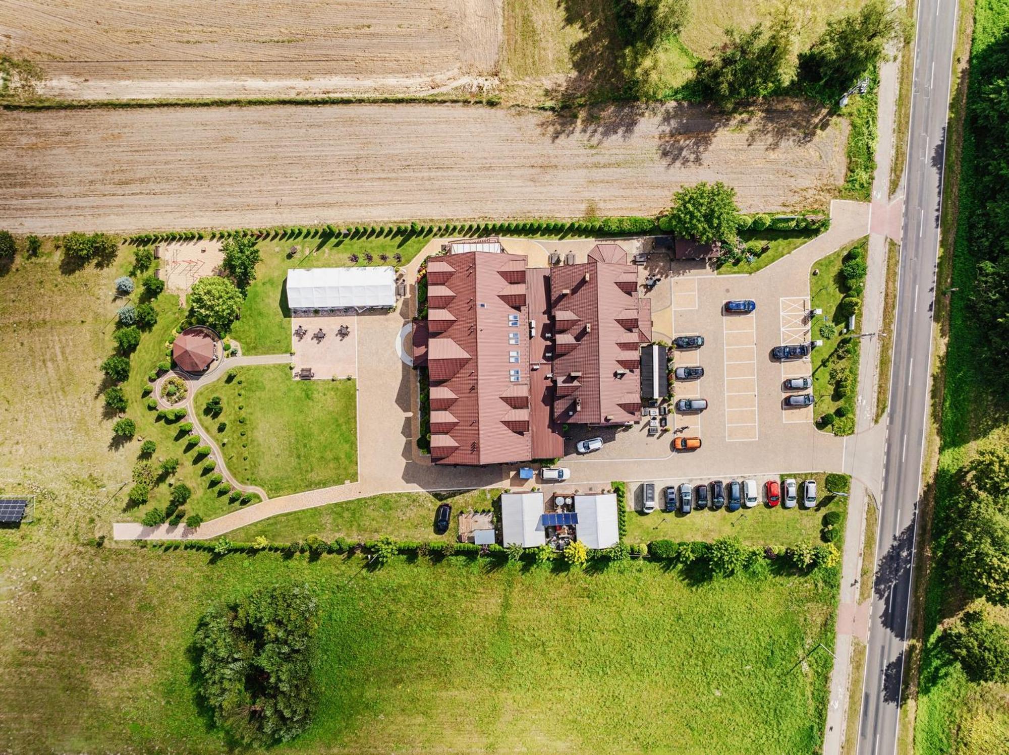 Gosciniec Zacisze I Blisko A2 Dabie-Uniejow I Restauracja Bed and Breakfast Exteriör bild
