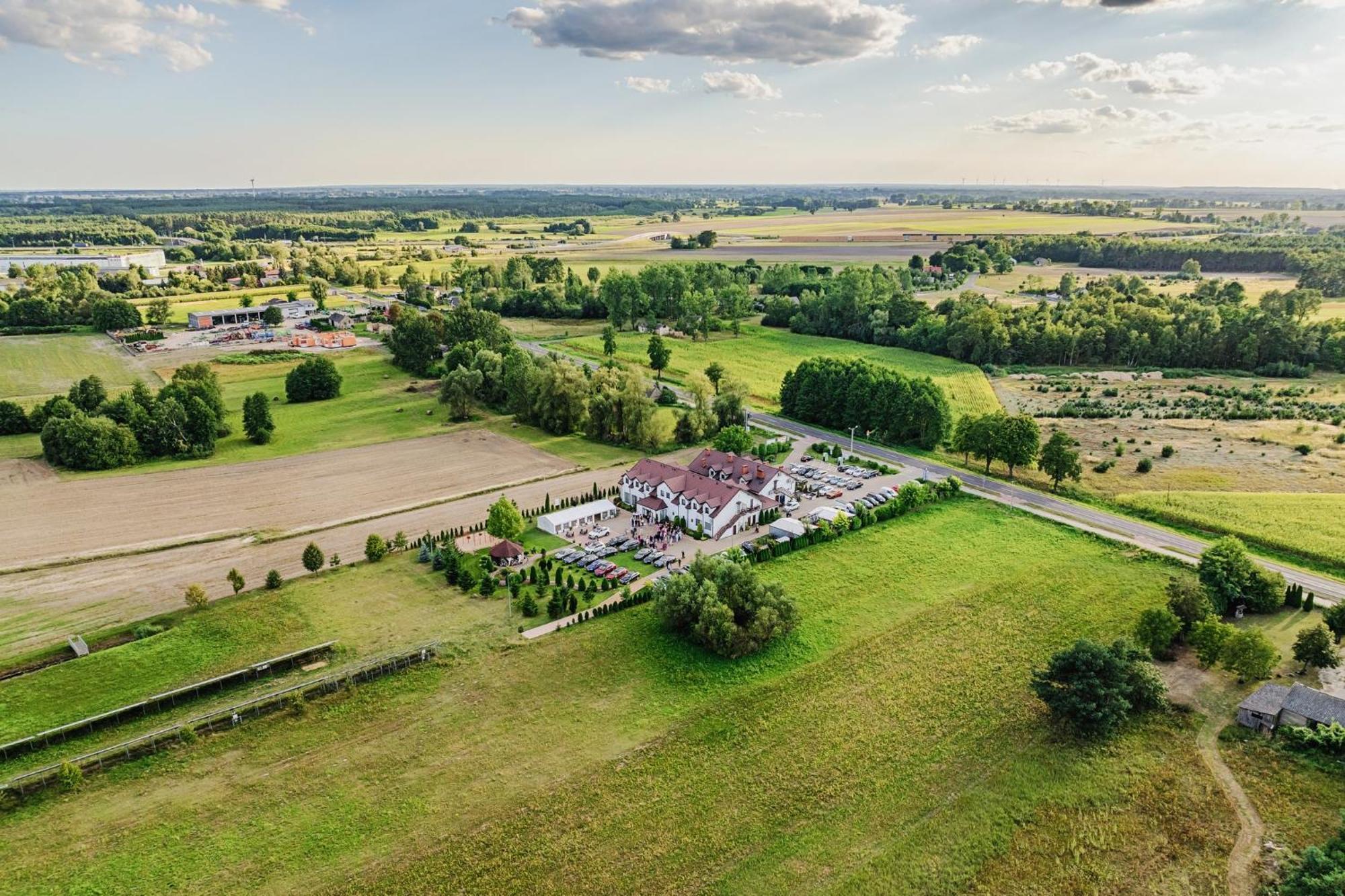 Gosciniec Zacisze I Blisko A2 Dabie-Uniejow I Restauracja Bed and Breakfast Exteriör bild
